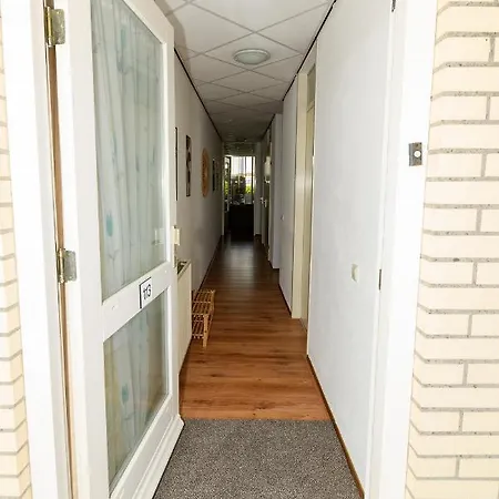 Zanddijk 113, Aan Zee Apartament *