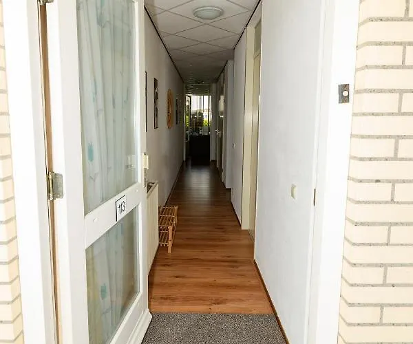 Zanddijk 113, Aan Zee 아파트 *